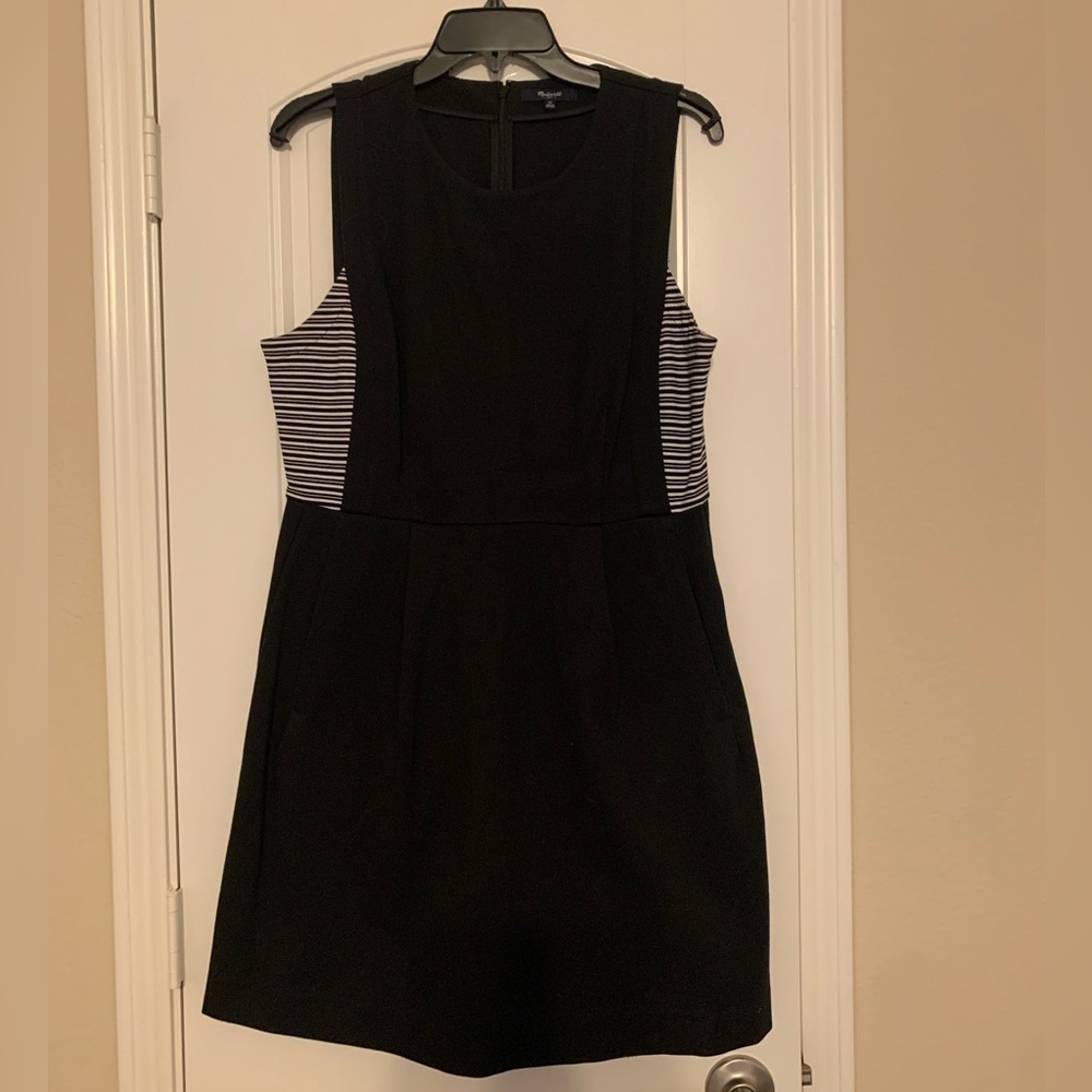 Madewell Sleeveless Black A-Line Dress w/Black/White Panel Size 12 LIKE NEW